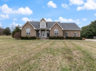 1002 Angus Ct, Cottontown, TN 37048