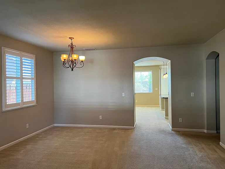 2338 Dunsley Cir — Photo 4