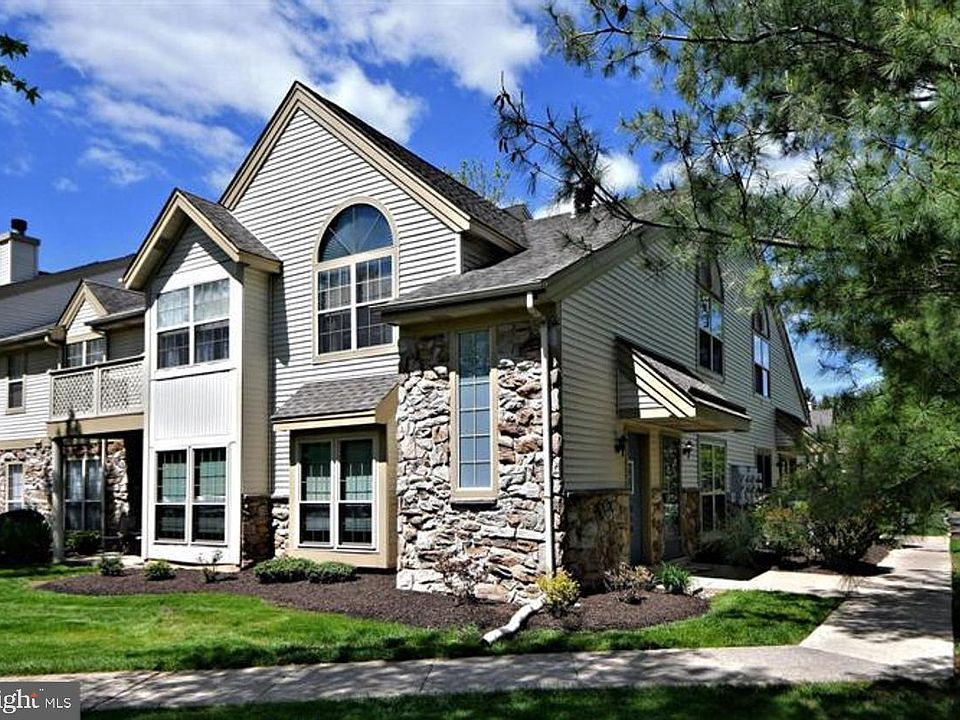 1st image of 210 Foxmeadow Dr #210