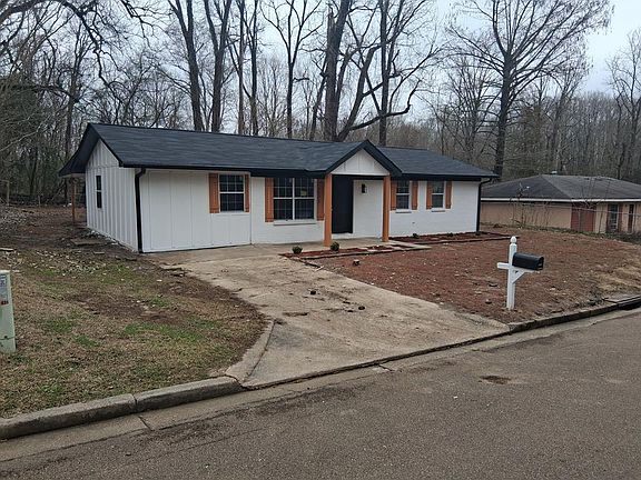 3rd image of 233 Greenbriar Dr