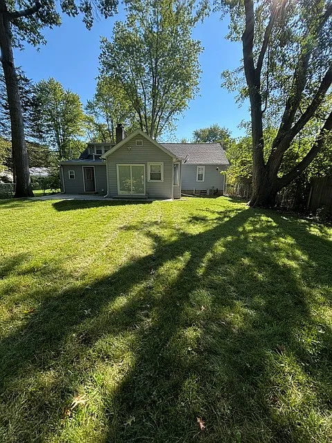 3 bed, 1212 sqft, $1,695 — Photo 2