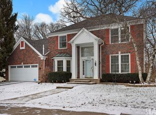 1121 Williamsburg Cir, Grayslake, IL 60030