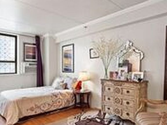 4th image of 220 Manhattan Ave APT 2E