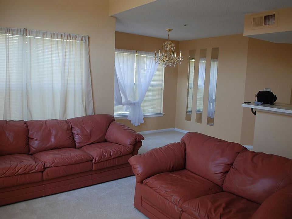 2nd image of 15637 Easthaven Ct
