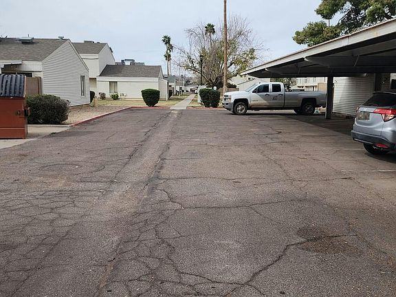 4th image of 746 E Strahan Dr