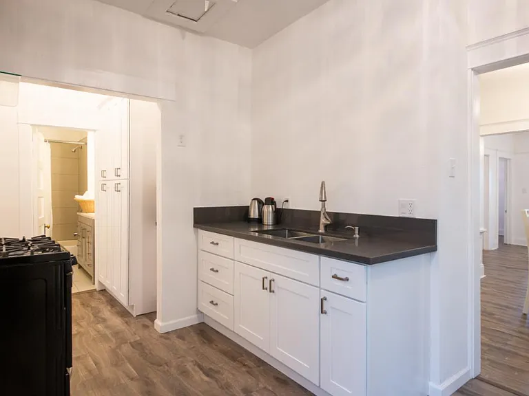 516 N Virgil Ave — Photo 13