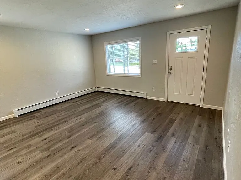 3005 W 30th Ave — Photo 2