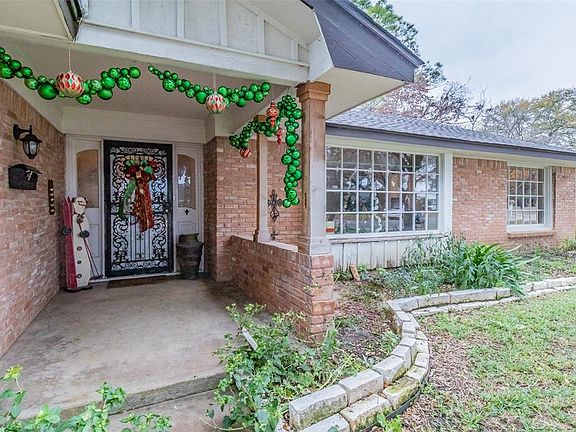 2nd image of 4009 Emerald Oaks Dr
