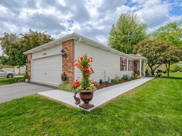 13706 S Magnolia Dr, Plainfield, IL 60544