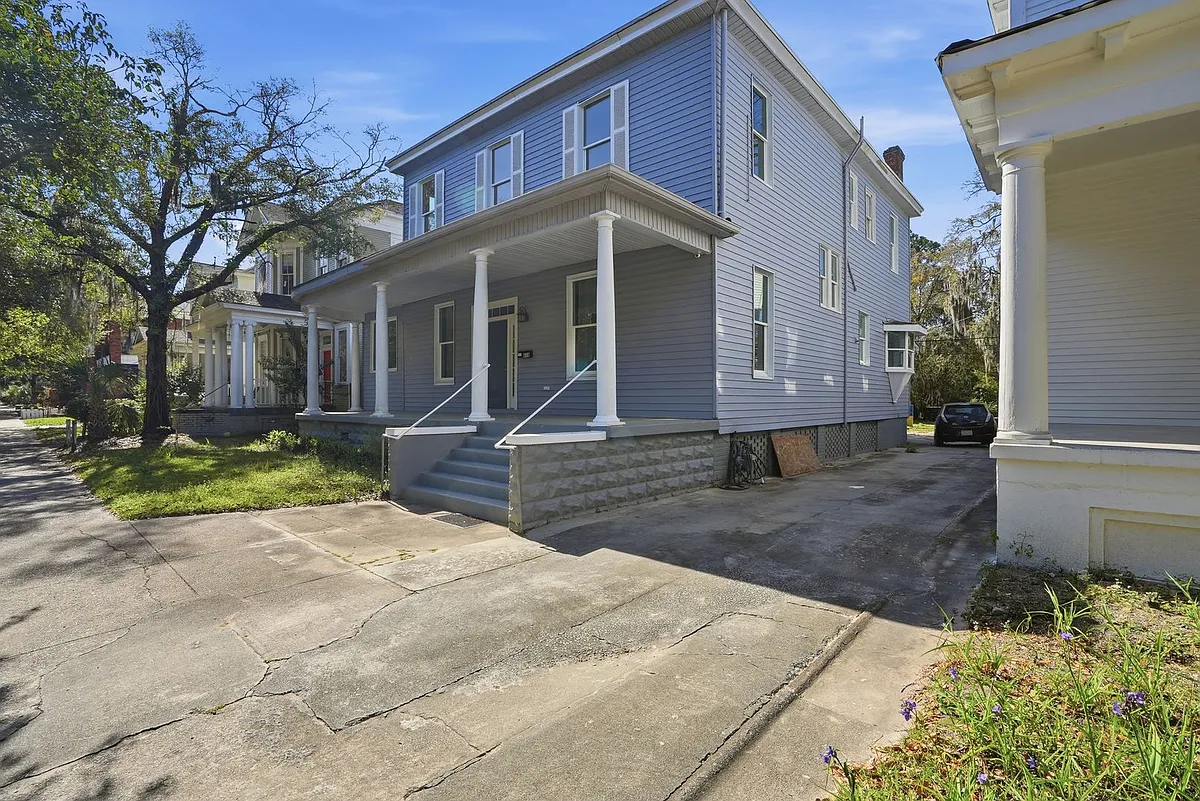 Building Photo - 809 E Henry St
