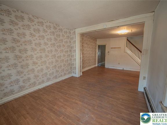 3rd image of 335 Broad St