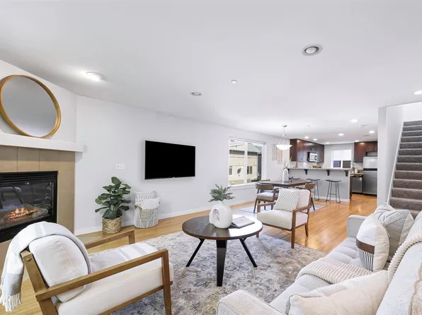 705 N 94th Street #A, Seattle, WA 98103