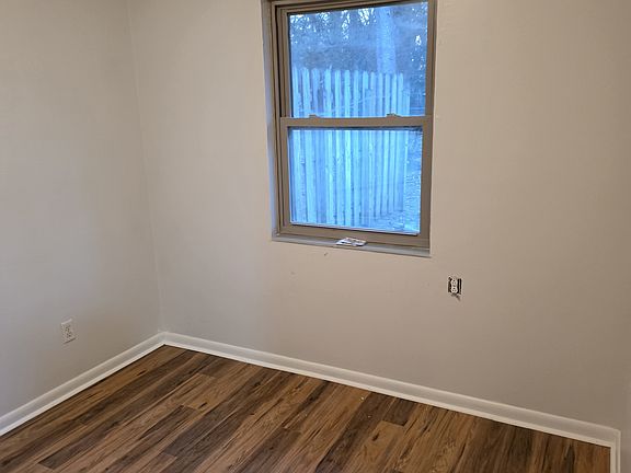2nd image of 100 Meadow Lane Ct #5