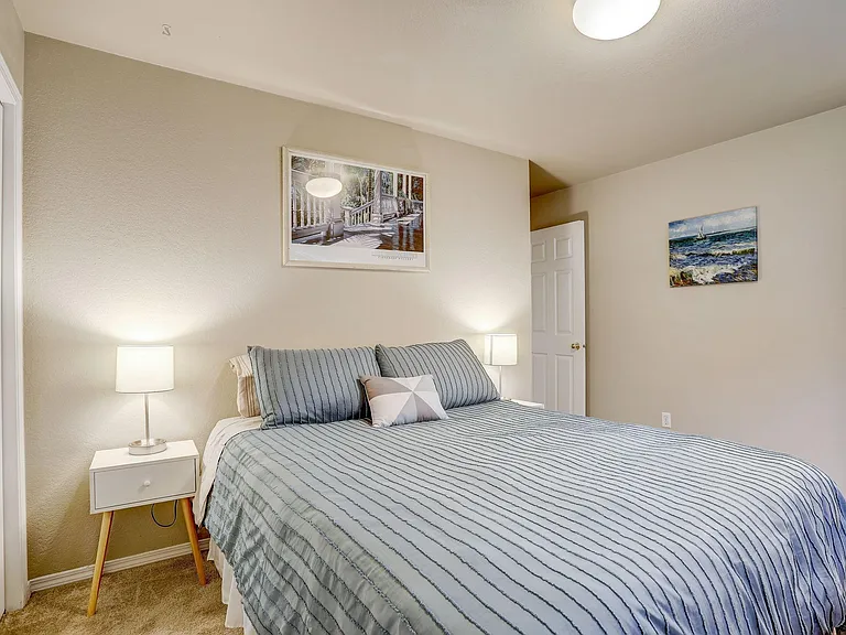East Thomas Suites — Photo 20