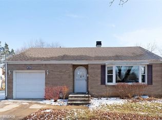 617 S 2nd St, Dundee, IL 60118