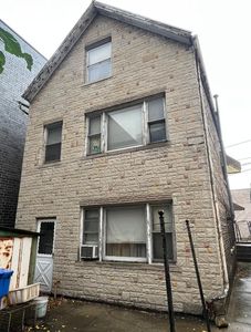 2212 W Shakespeare Ave, Chicago, IL, 60647
