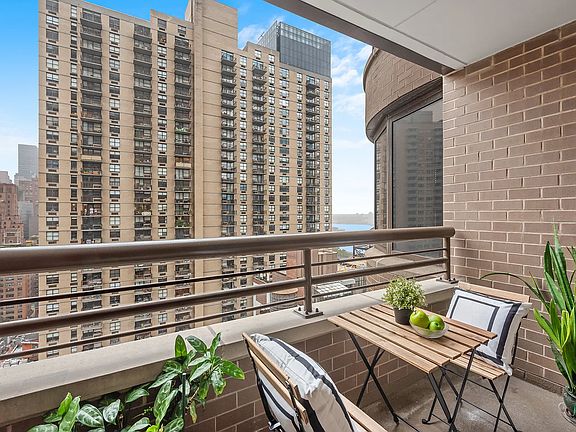 4th image of 330 E 38th St APT 23G