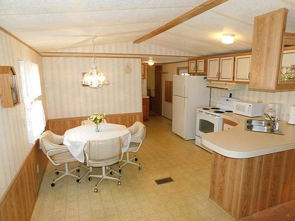3rd image of 37504 Tradewind Dr