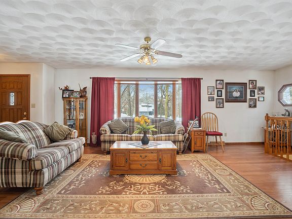 4th image of 15298 Briarwood Dr