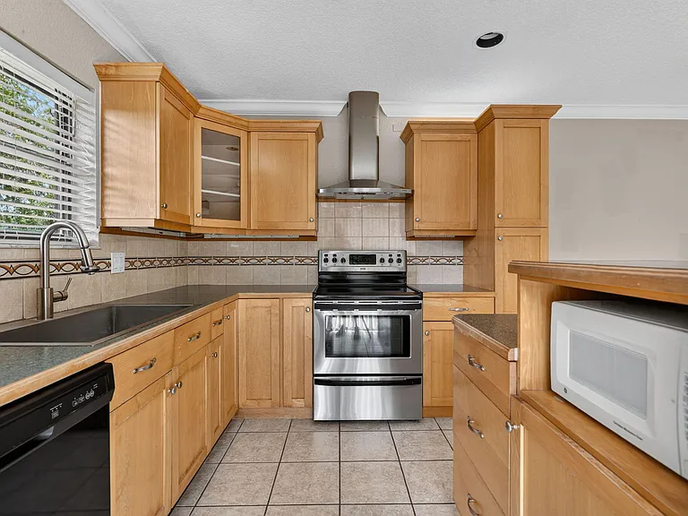 110 N Delaware Blvd #15D — Photo 20