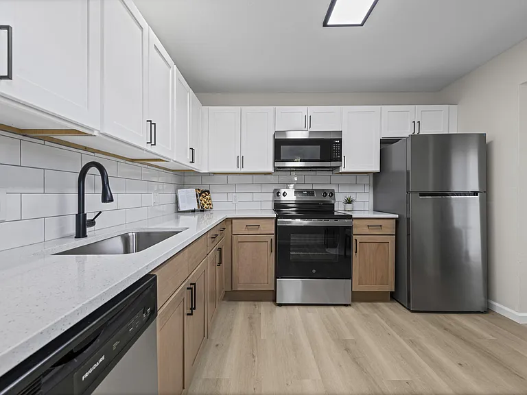 Cedarbridge Villas — Photo 3