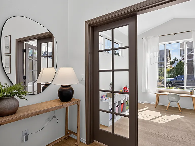 659 Vashon Pl NE — Photo 15