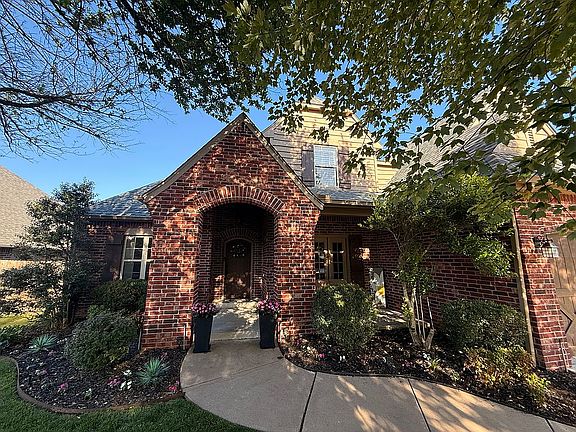 5th image of 11941 S 88th Ave E