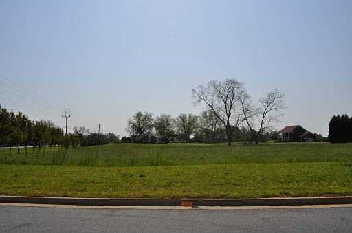 2nd image of 101 Bowers Ln
