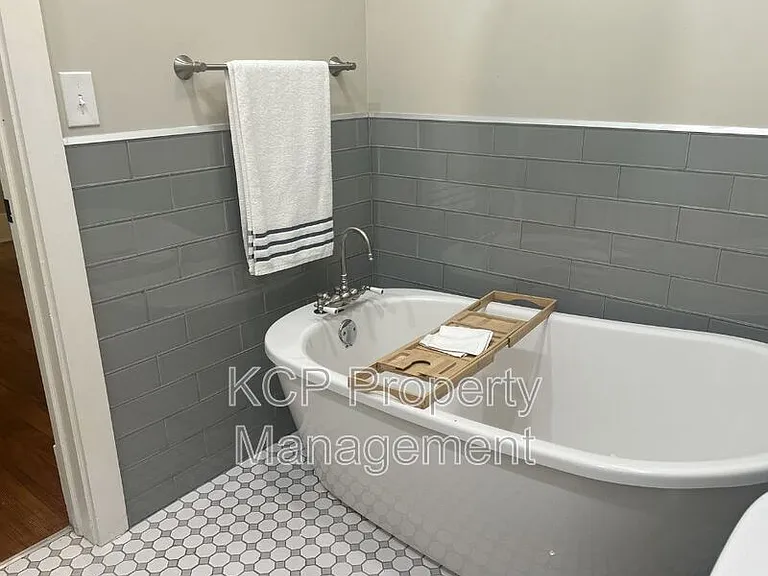 3101 Park Ave — Photo 14