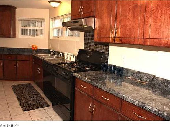 4th image of 909 E Westover Ave