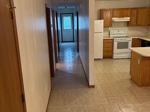 4th image of 2718 Leslie Ln