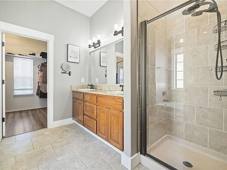 1406 N Latisha Ln — Photo 33