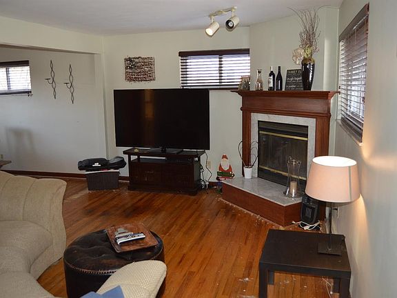 5th image of 4821 Valley Brook Dr