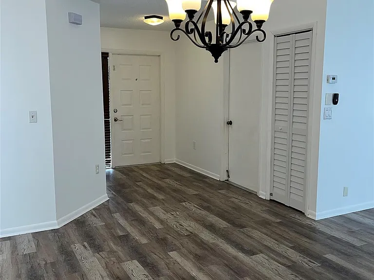 3252 NW 121st Ave — Photo 2