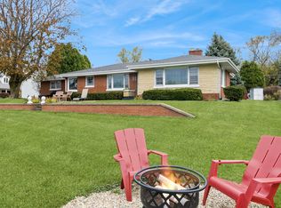 811 N River Rd, McHenry, IL 60051