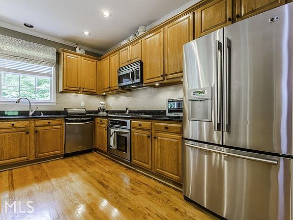 3rd image of 2460 Ashbourne Dr