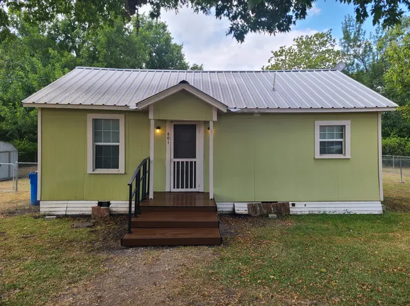 801 Vernon St, Taylor, TX 76574