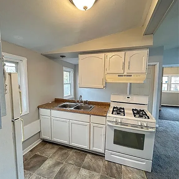 109 Progressive Ave — Photo 3