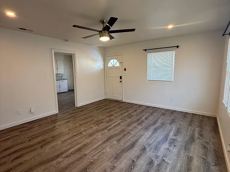 6704 Amherst St — Photo 3