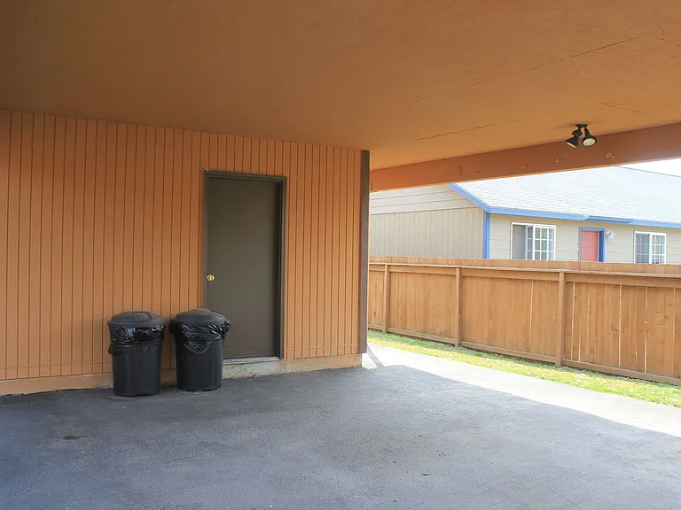 1304 N Brooklane St — Photo 4