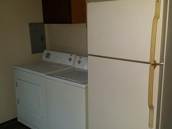 4th image of 1014 N Leland Ave
