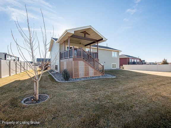 5th image of 2877 Prairie Oak Dr