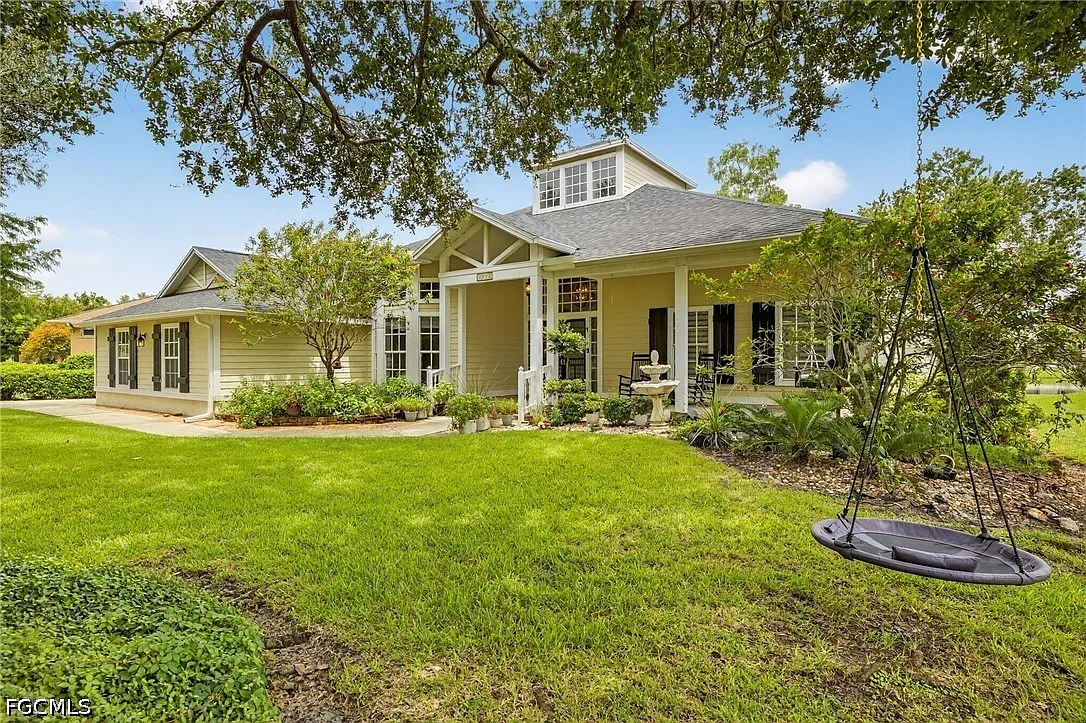 3 bed, 2.5 bath, 2600 sqft, $3,300 — Photo 3