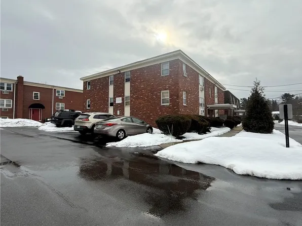 5 Cynthia Dr APT 17, North Providence, RI 02911