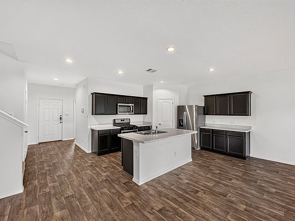 3rd image of 5118 Dove Hill Ln