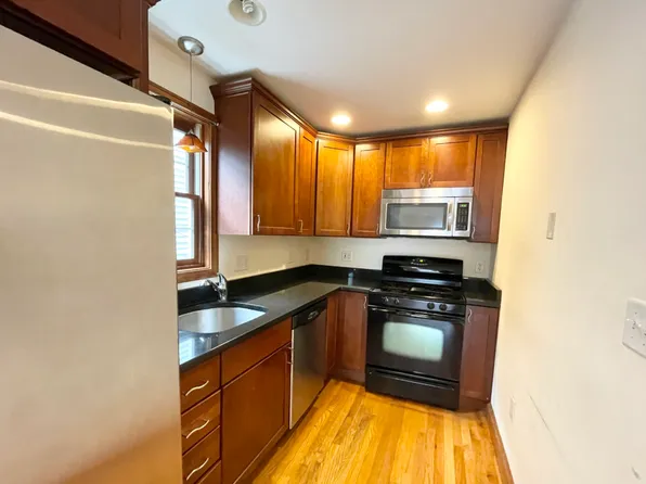 241 W 3rd St, Boston, MA