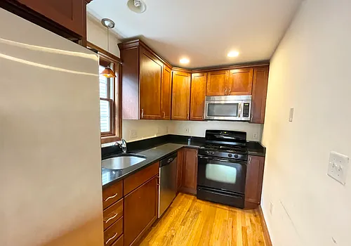 241 W 3rd St Photo 1