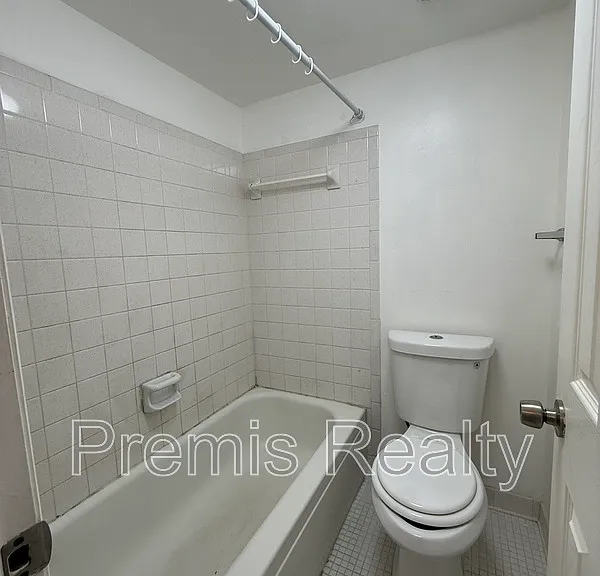 1575 Greenlea Dr #9 — Photo 23