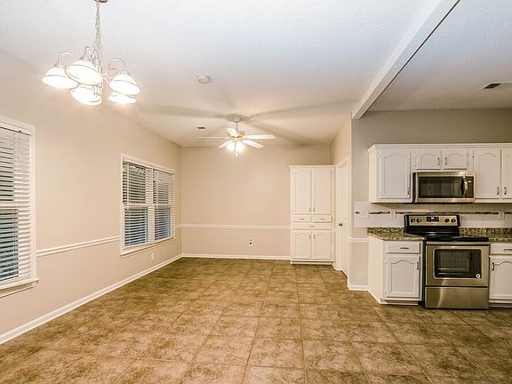 5th image of 8853 Dewberry Ln