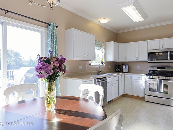 5th image of 2112 Greenview Dr
